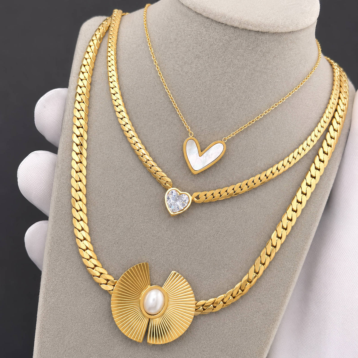 Hearts PVD Gold-Plated Steel Necklace - Intensity