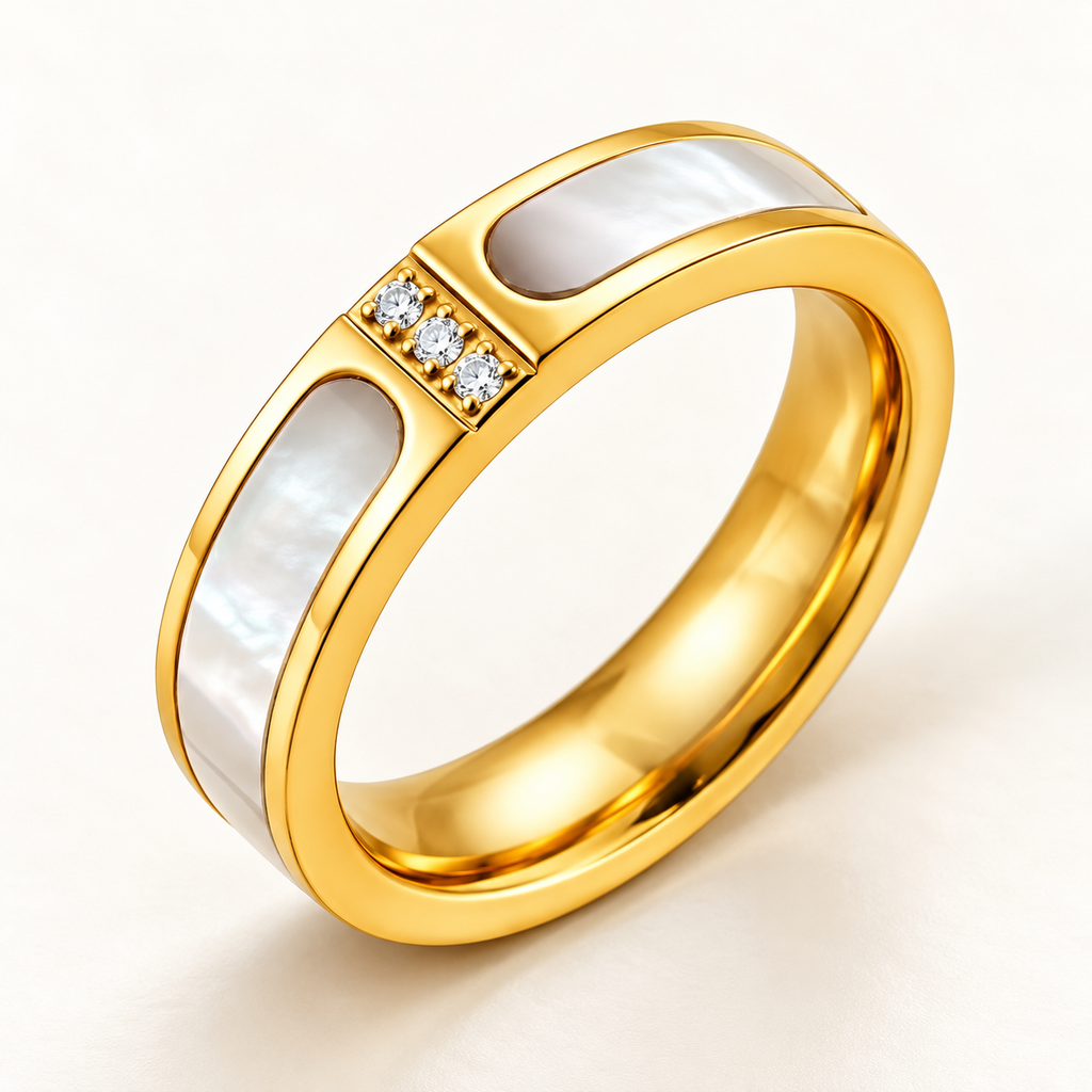 Vera Crystal Ring – individual close-up showing design details