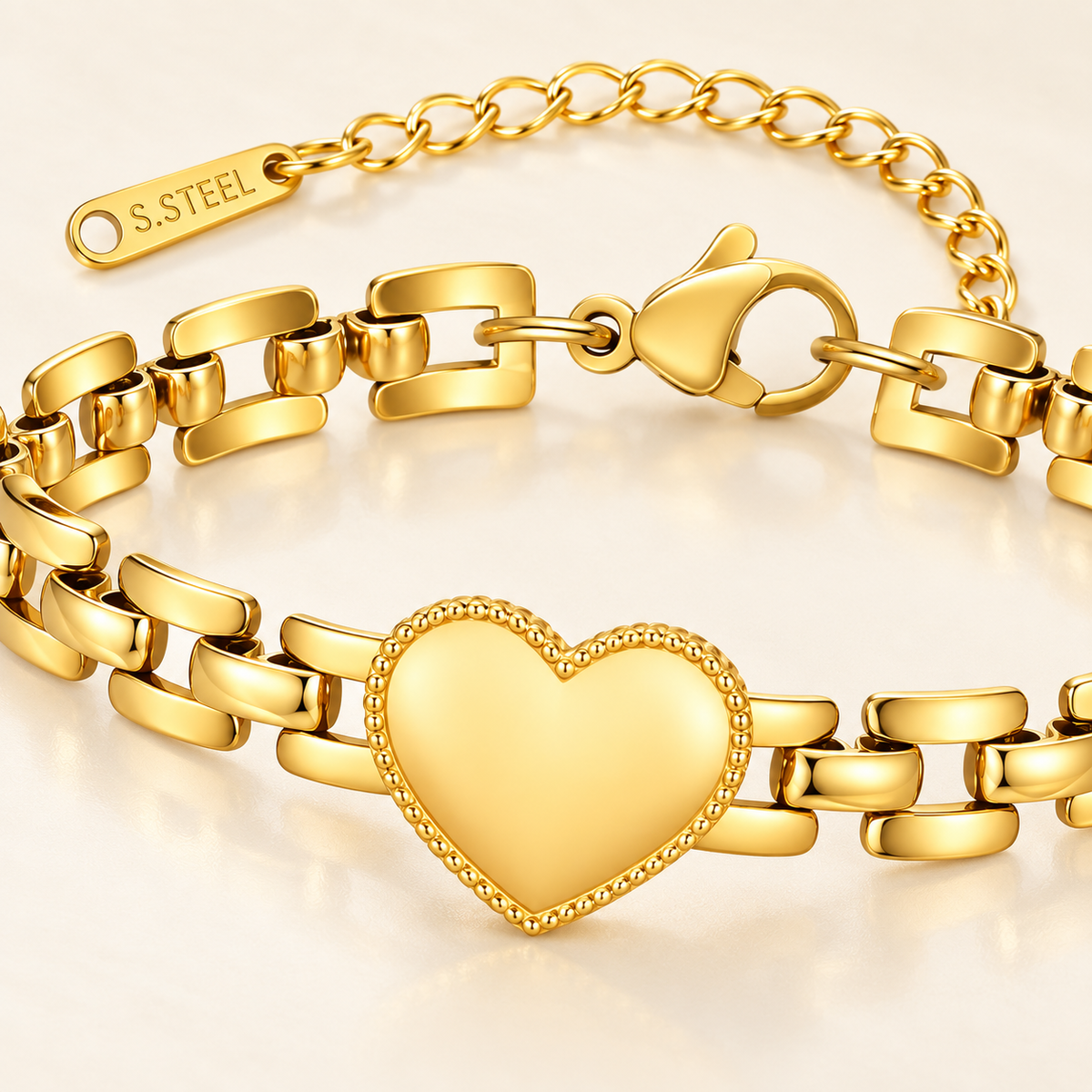 Alba Heart Bracelet — close-up of the design and finish