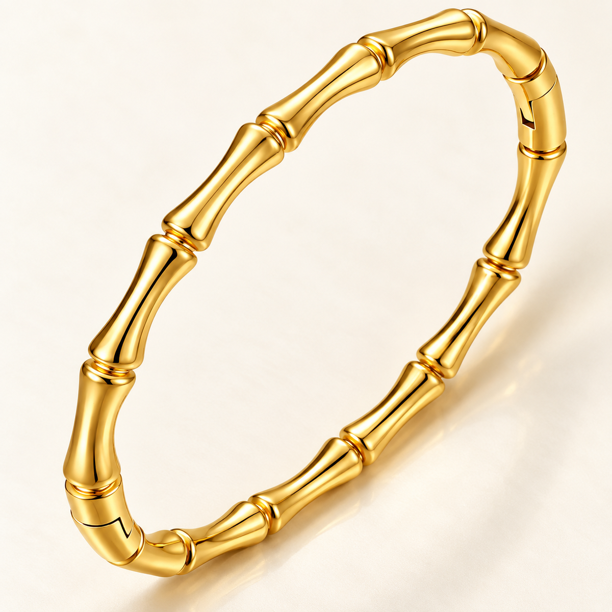 Vela Bracelet — close-up of the design and finish