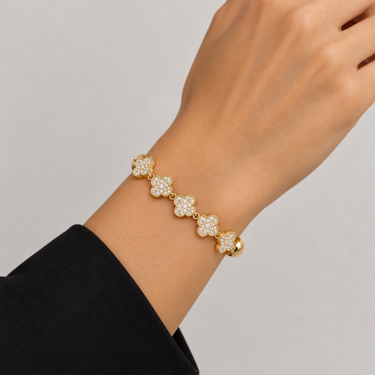 Halo Clover Bracelet — realistic wrist try-on