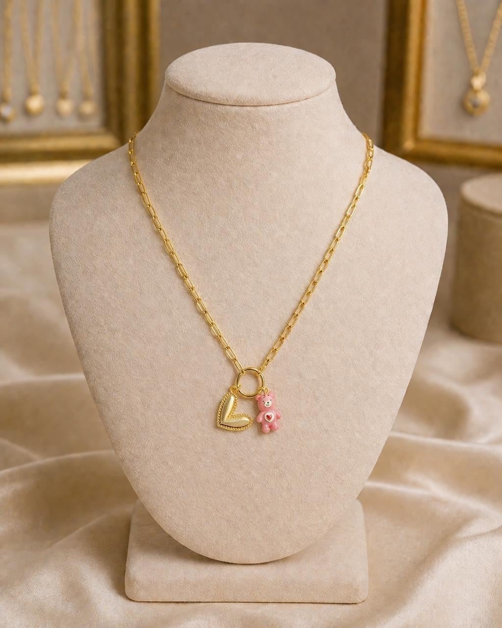 Enamel Bear & Sparkling Heart Paperclip Necklace – Gold Plated — original product photo 5
