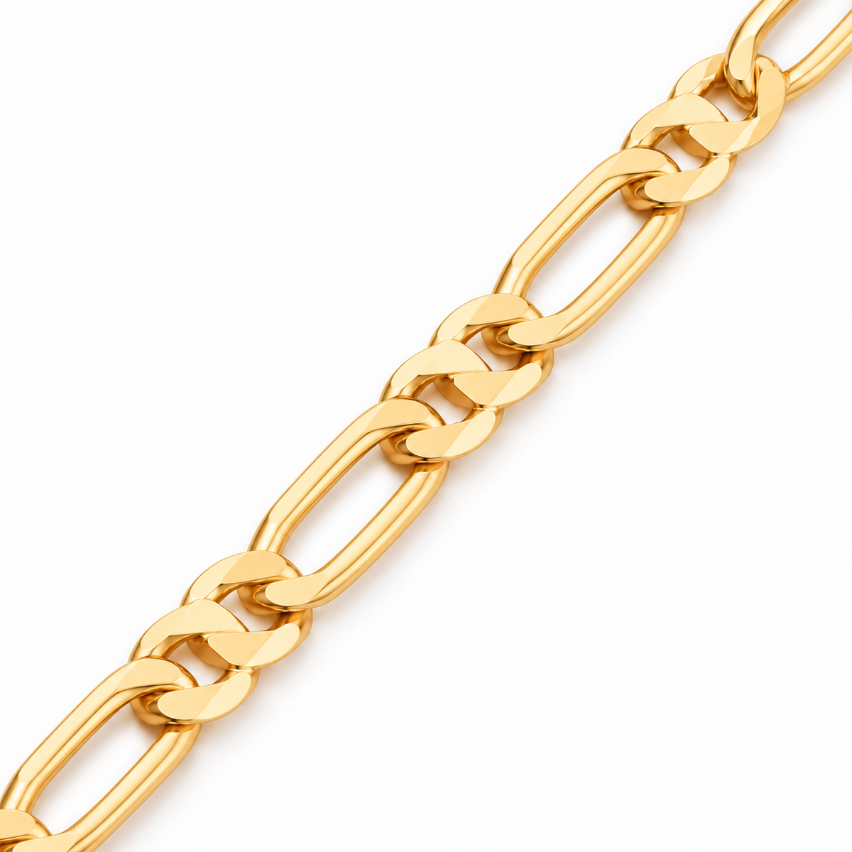 Figaro Link Chain - 18K Gold Filled — Close up · uniform white background
