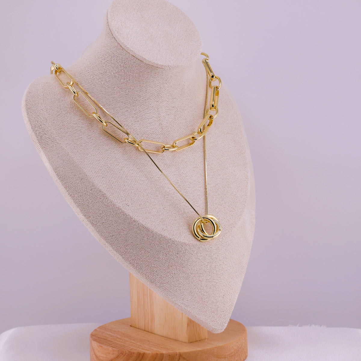 Interlocking Circle Necklace & Earrings Set – Gold Plated — original product photo 7