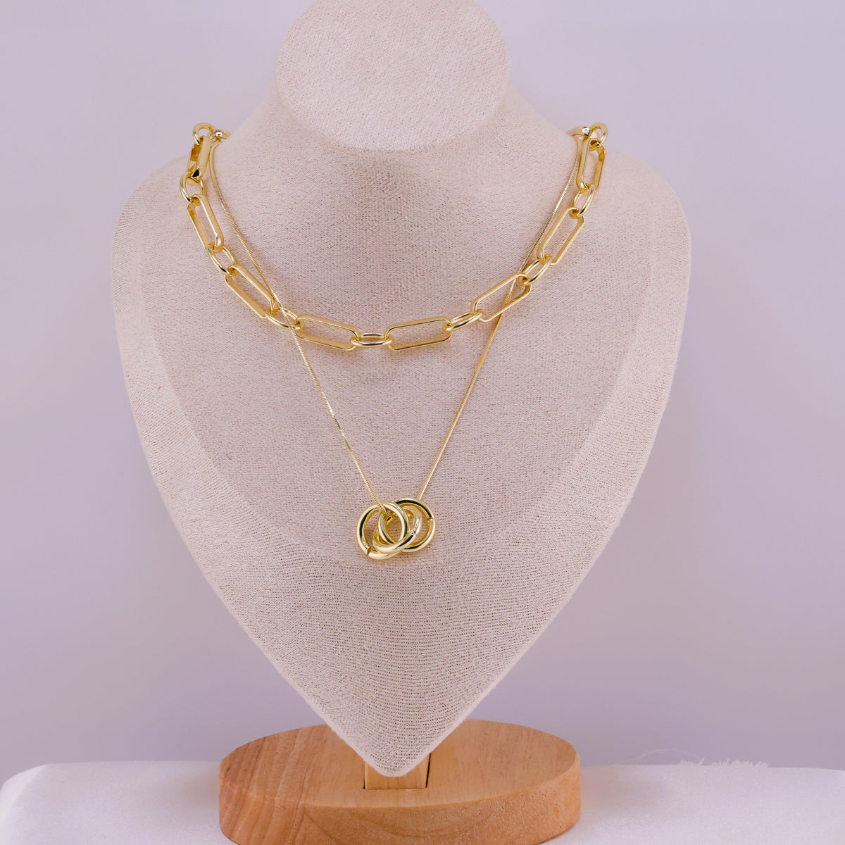 Interlocking Circle Necklace & Earrings Set – Gold Plated — original product photo 8