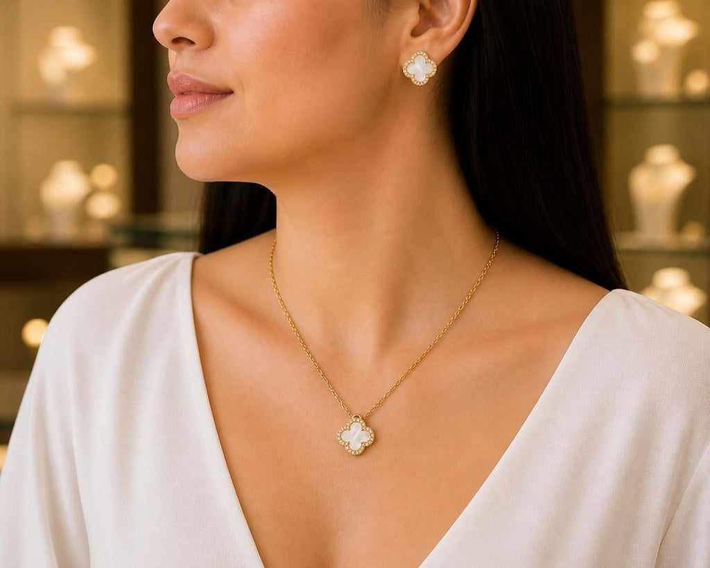 Mother-of-Pearl Clover Jewelry Set – Gold Plated — original product photo 1