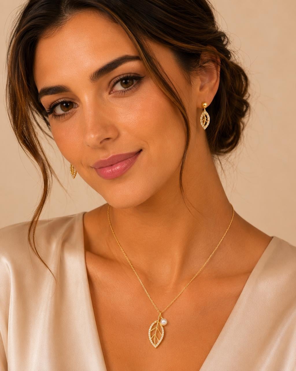 Crystal Leaf & Mother-of-Pearl Jewelry Set – Gold Plated — original product photo 1