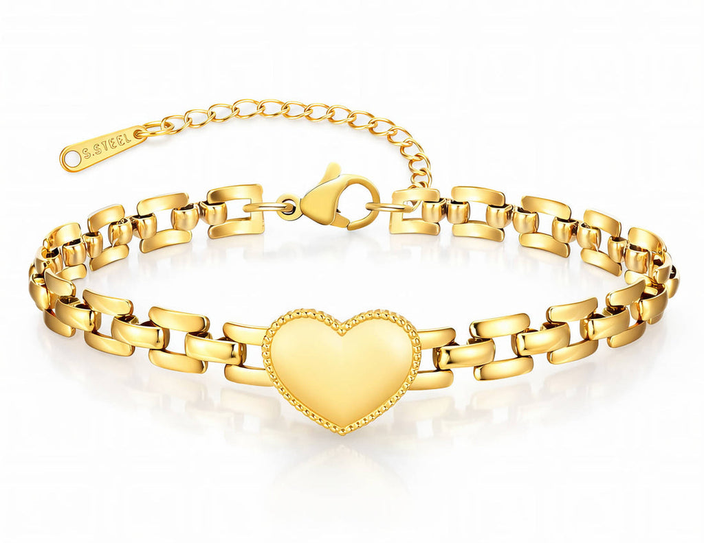 Alba Heart Bracelet close-up detail