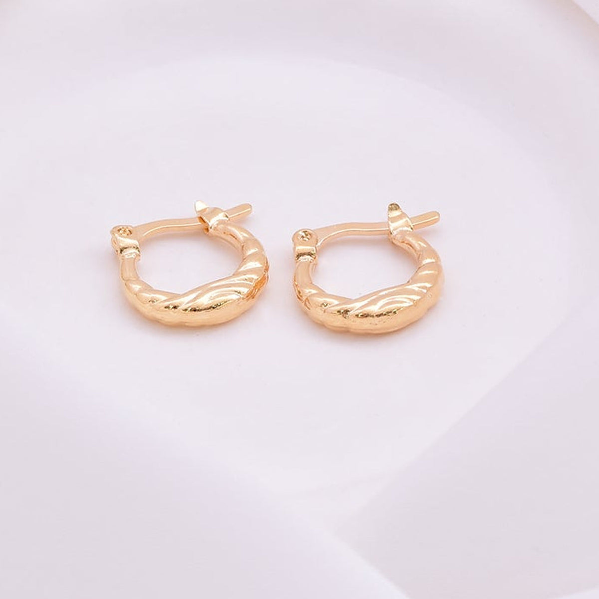 Twisted Shine Hoops