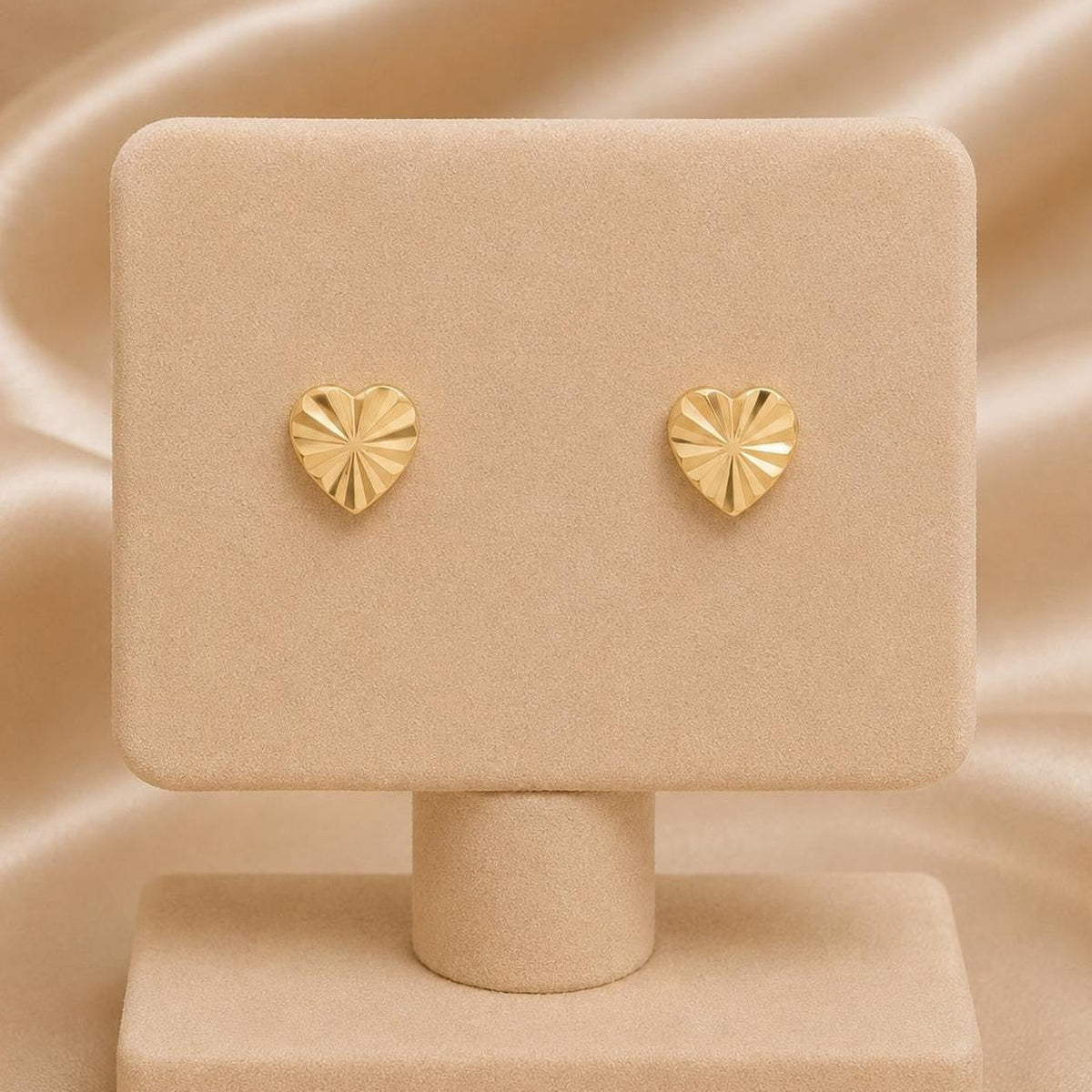 Aretes Corazón Facetado – Gold Filled 18K