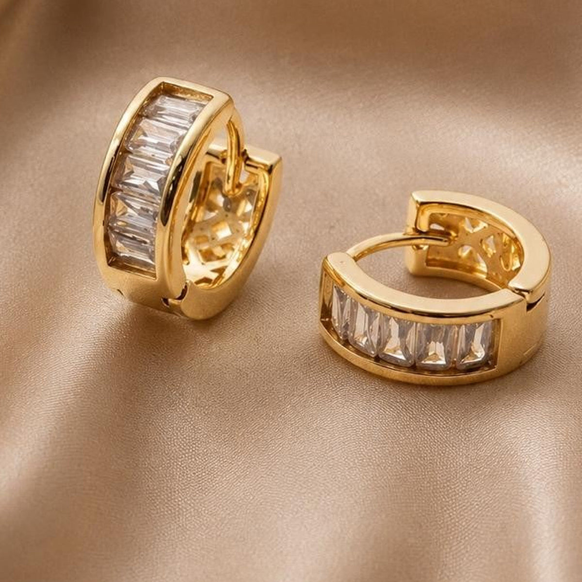 Baguette Sparkle Huggies - Gold Filled18k