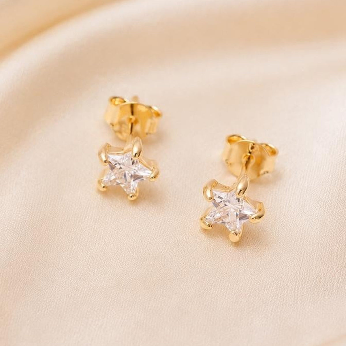 Star Solitaire Stud Earrings - Gold Filled 18k