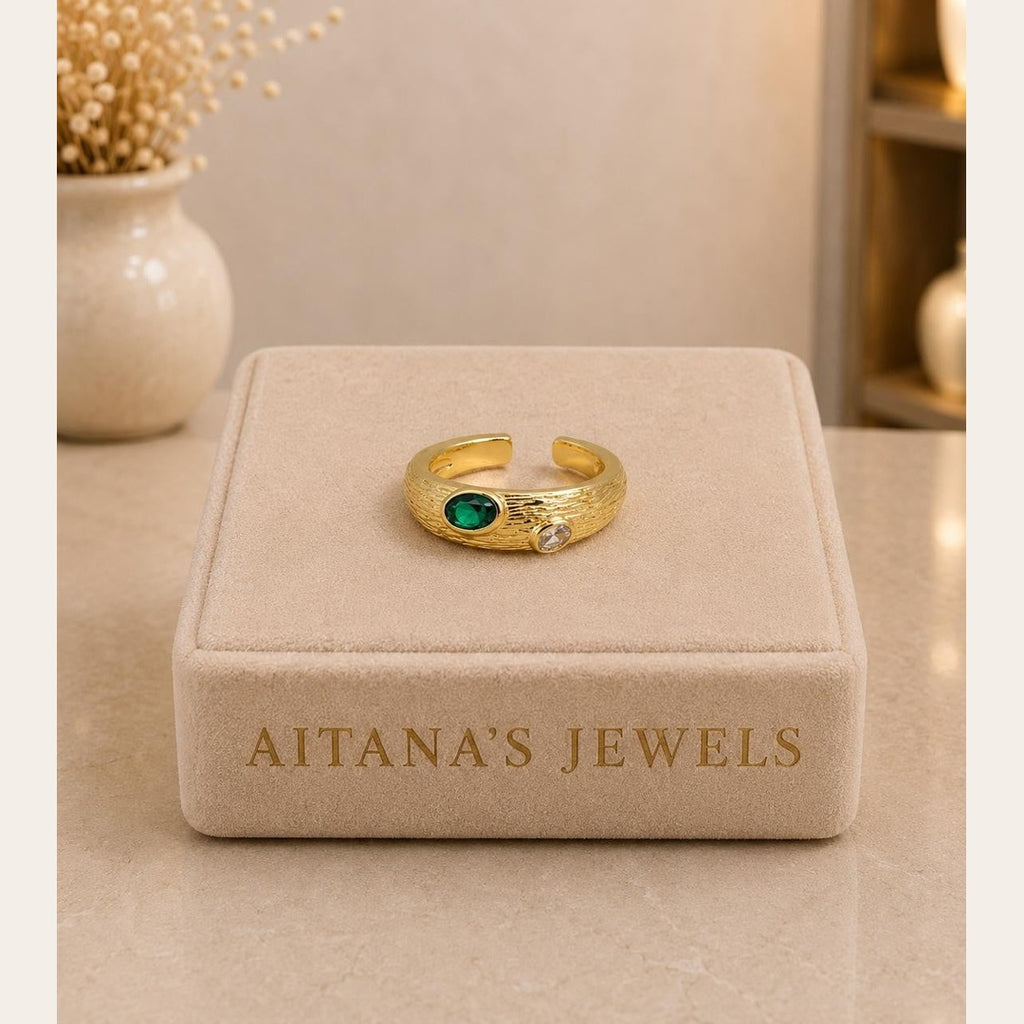 Emerald Green & Crystal Textured Adjustable Ring – Gold Plated