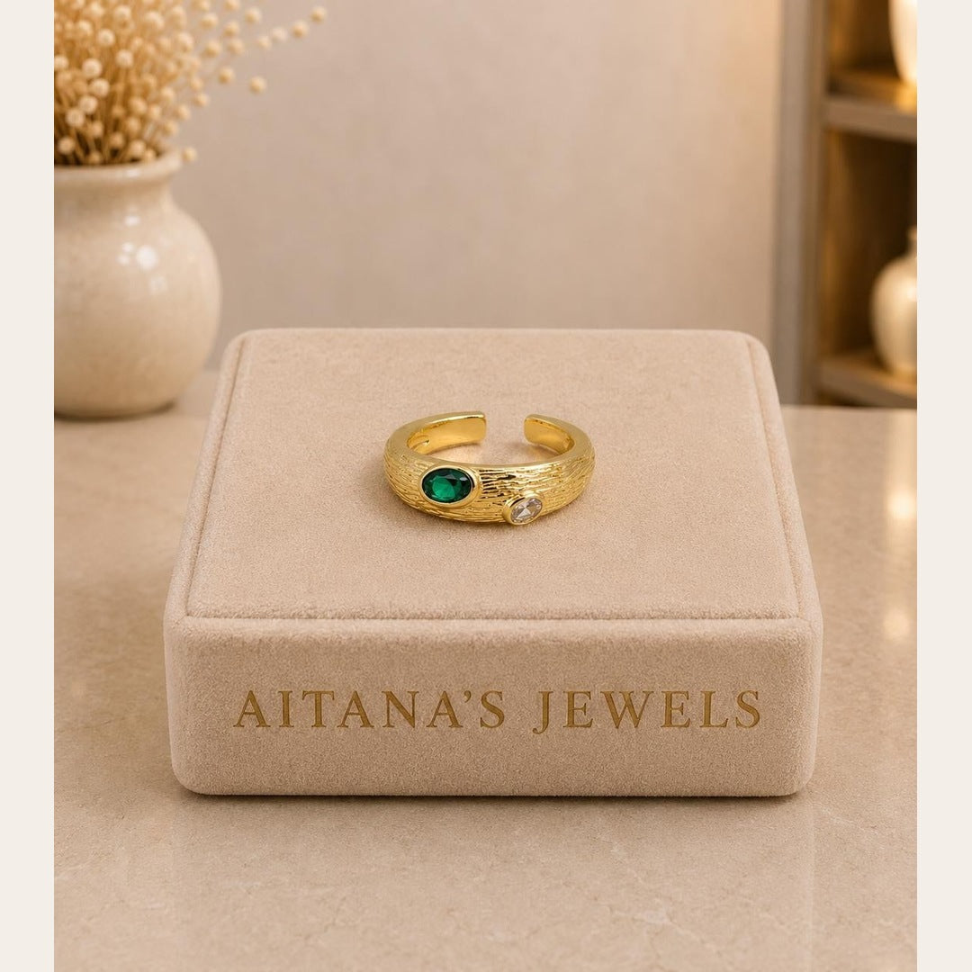 Emerald Green & Crystal Textured Adjustable Ring – Gold Plated