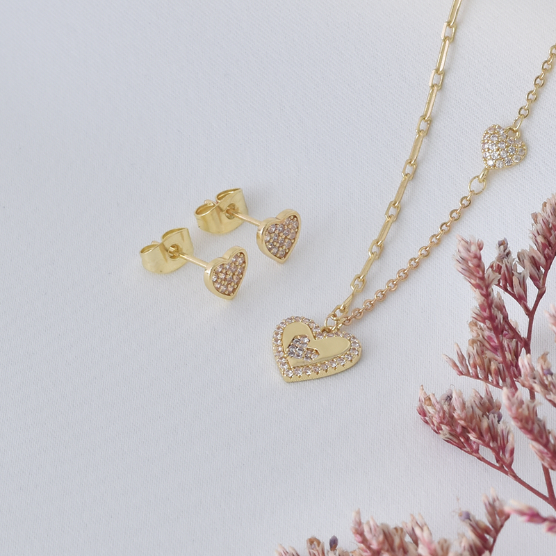 Mixed-Link Pavé Heart Jewelry Set – Gold Plated — close-up, square format