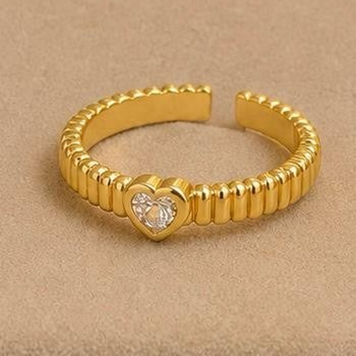 Heart Ribbed Adjustable Ring – Gold Plated