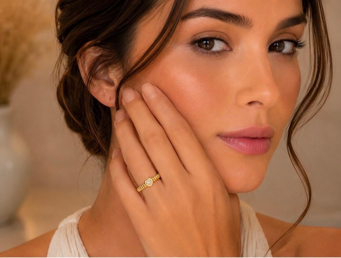 Heart Ribbed Adjustable Ring – Gold Plated