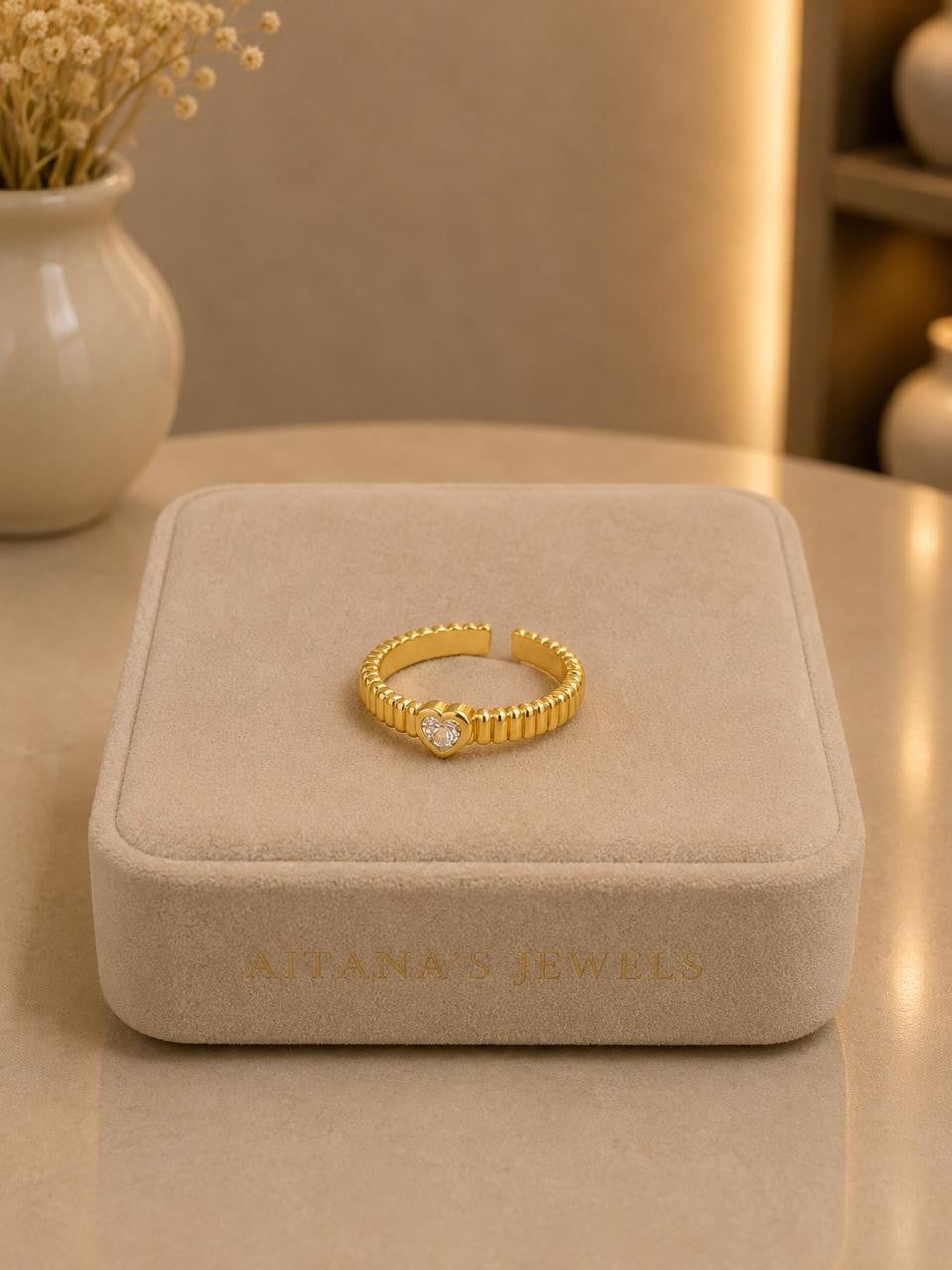 Heart Ribbed Adjustable Ring – Gold Plated