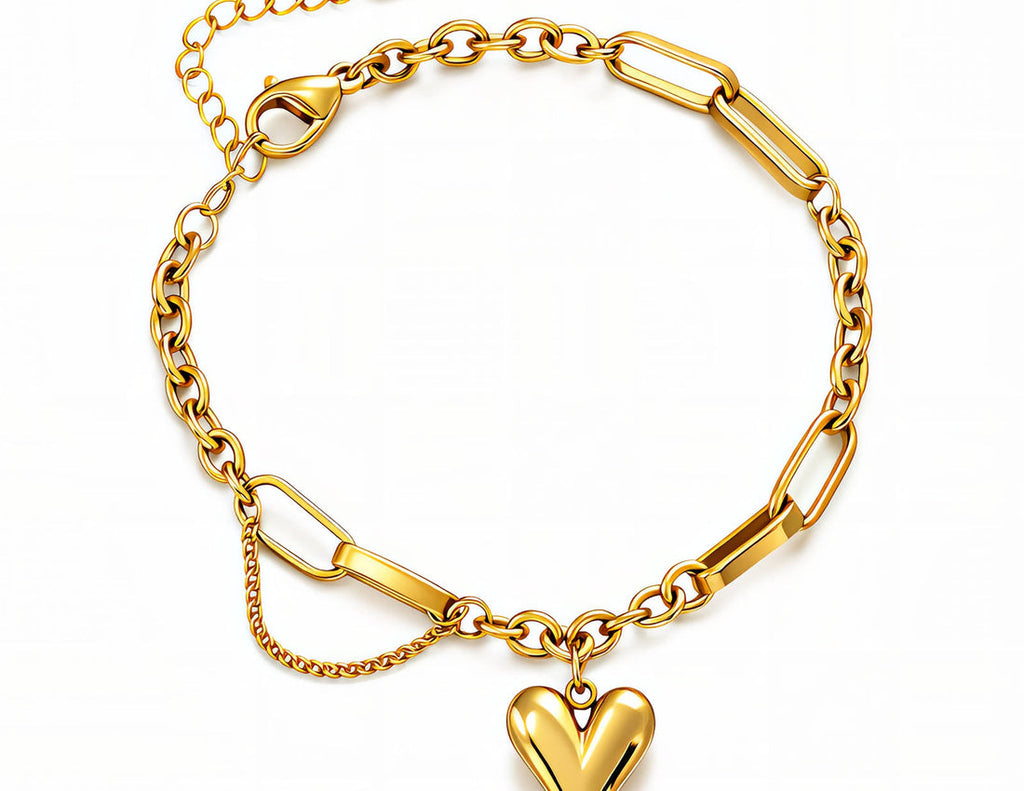 Kaia Heart Bracelet close-up detail