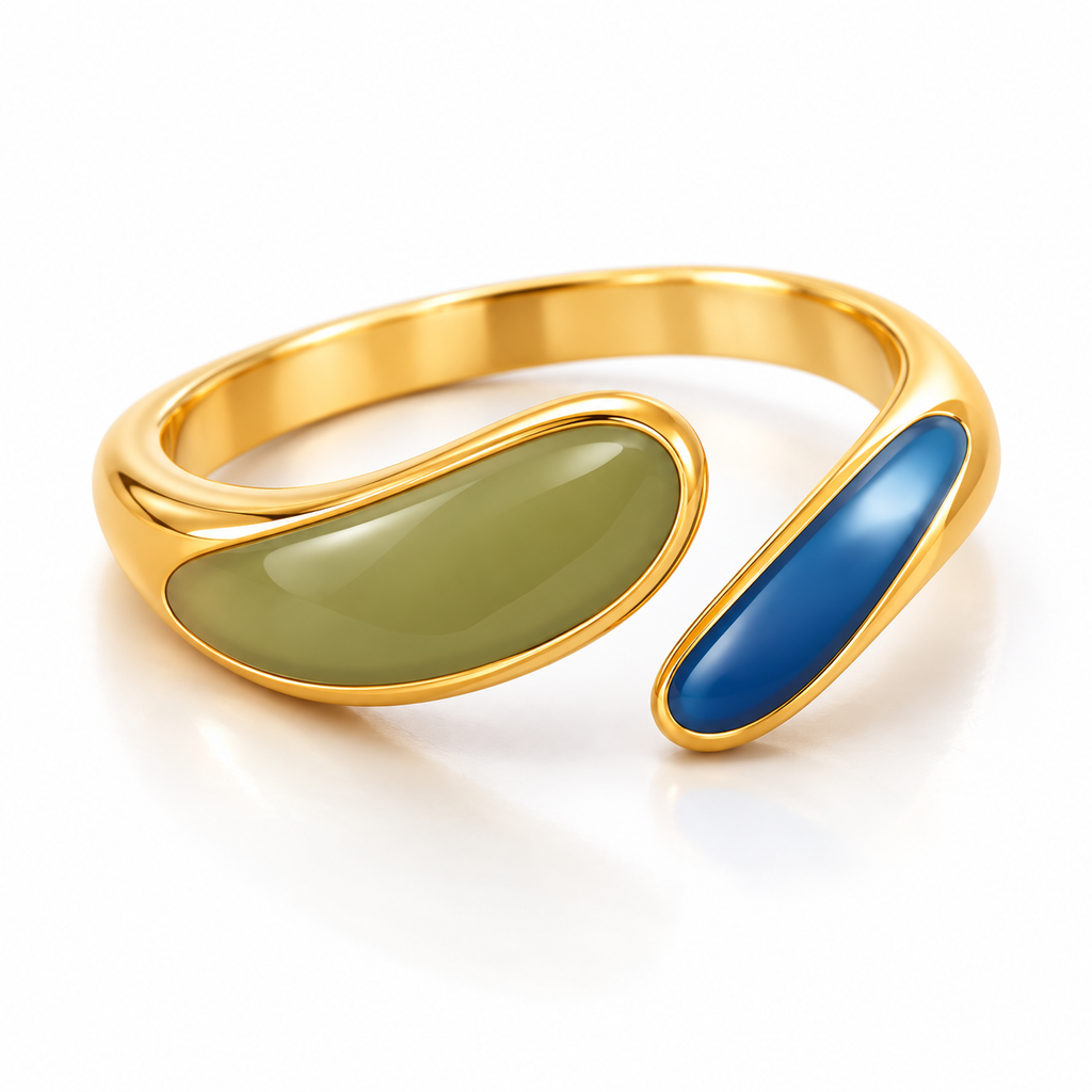 Lola Ring detail