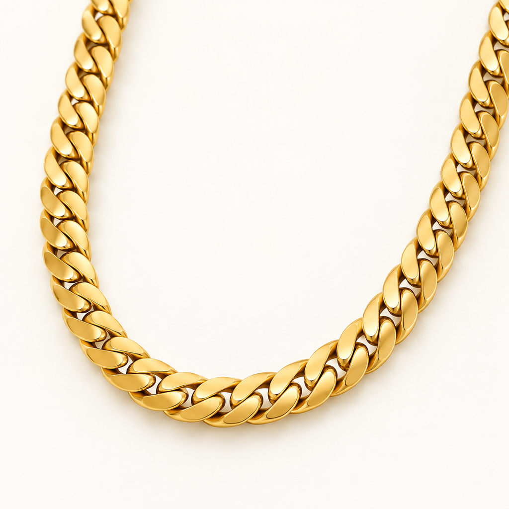Mia Necklace — close-up detail