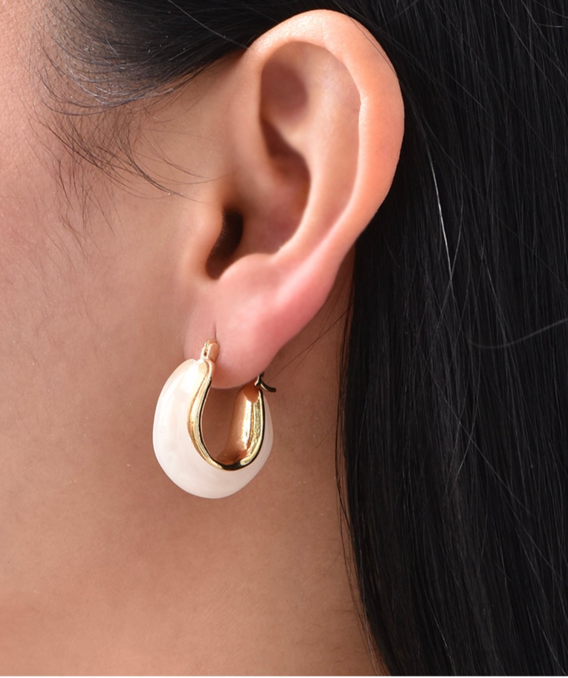 Pearlescent Curve Hoops